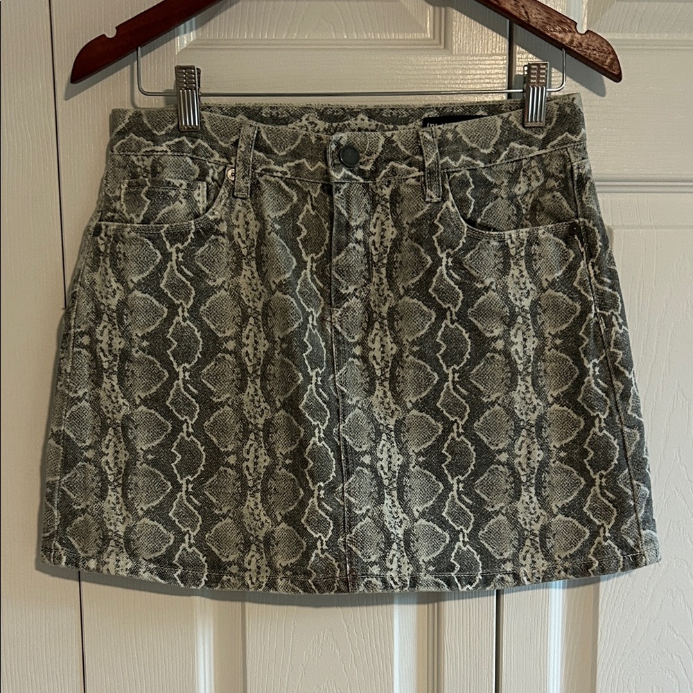 Blank NYC Gray Snake Print Pencil Skirt